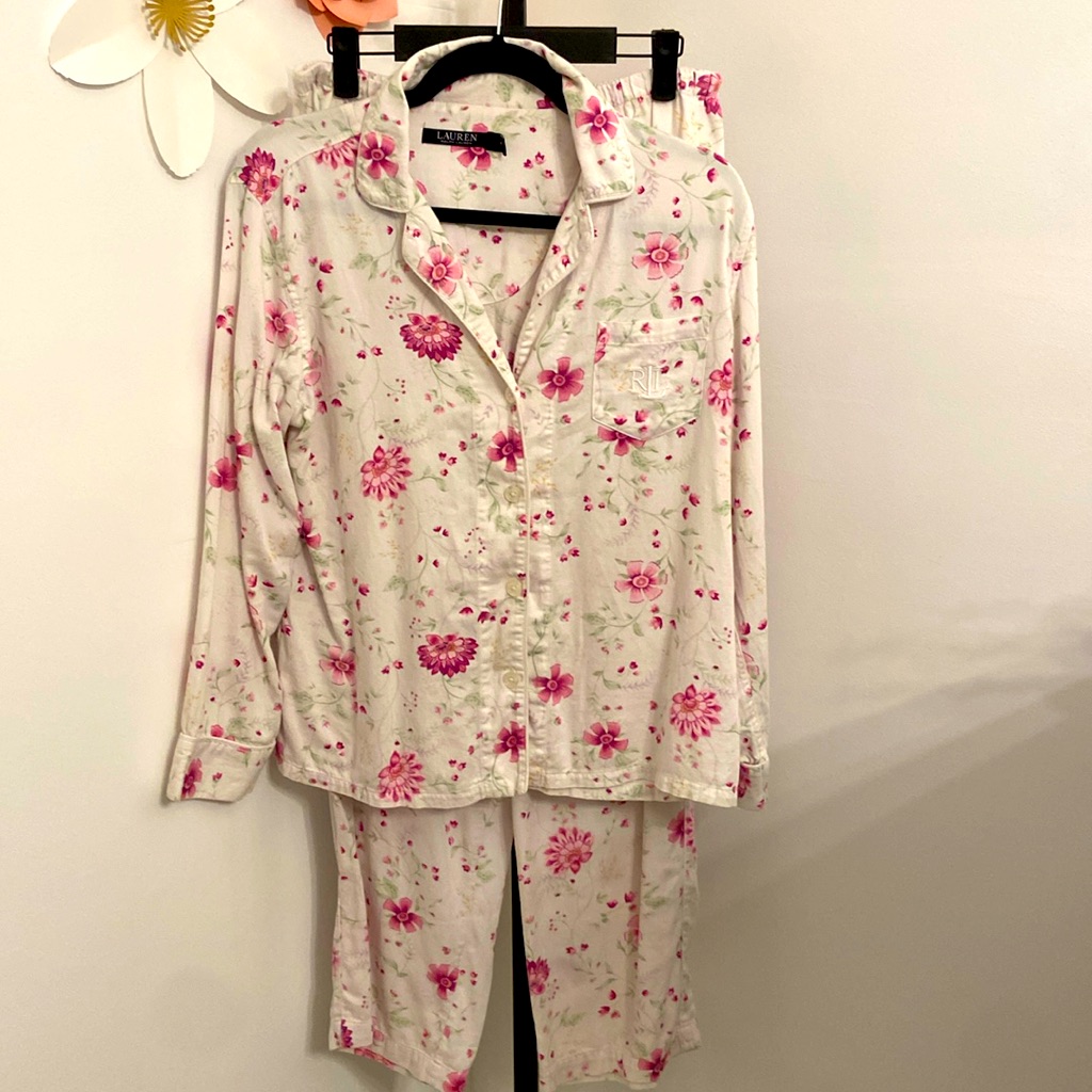 Long Sleeve Notch Collar Long Pant Pajama Set Size Medium